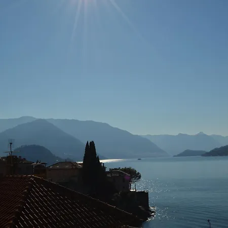 Varennahouse Lory * Varenna